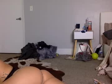 couple
        swirlgirls304 cam image #14273