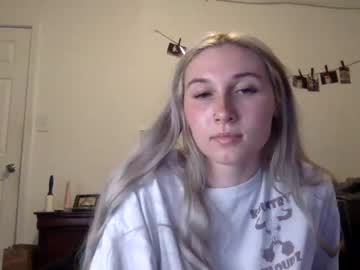 girl
        petiteblondie13 cam image #9605