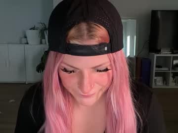 girl Free Live Cam Girls with prettydamnpeachy