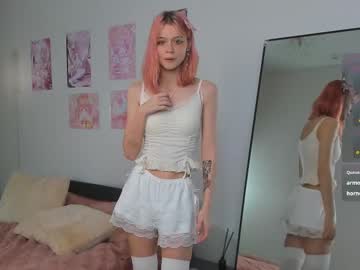 girl
        miya__meow cam image #21905