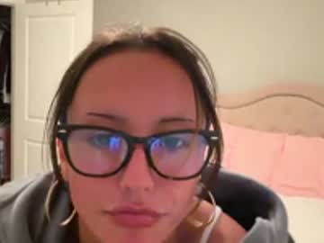 couple
        itsleoblaze cam image #35725