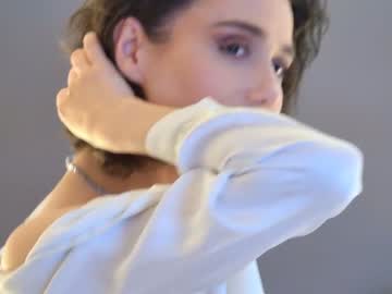 girl
        anitaricci cam image #9813