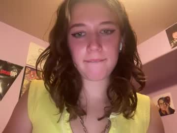girl
        indigogirl210 cam image #12138