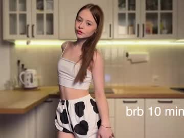 girl
        tweety_doing_sweety cam image #19091