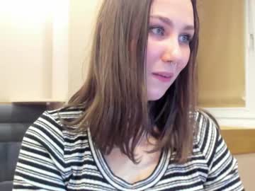 girl
        wish_mln cam image #8742