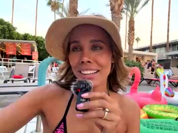 girl
        kyliekissesxoxo cam image #36475